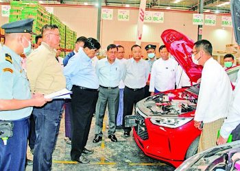 မင်းအောင်လှိုင်၏ လျှပ်စစ်ကား အိပ်မက်