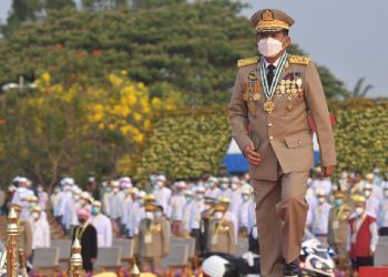 စစ်တပ်ထိပ်ပိုင်းမှာ အက်ကြောင်းရှိနေပြီ