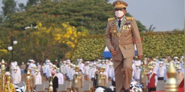 စစ်တပ်ထိပ်ပိုင်းမှာ အက်ကြောင်းရှိနေပြီ