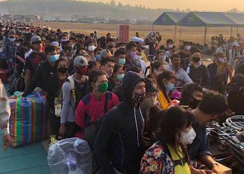 လုပ်သားများ၏ လစာငွေ ခေါင်းပုံဖြတ်ရန် စစ်ကောင်စီ ကြိုးစားနေသလား