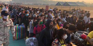 လုပ်သားများ၏ လစာငွေ ခေါင်းပုံဖြတ်ရန် စစ်ကောင်စီ ကြိုးစားနေသလား