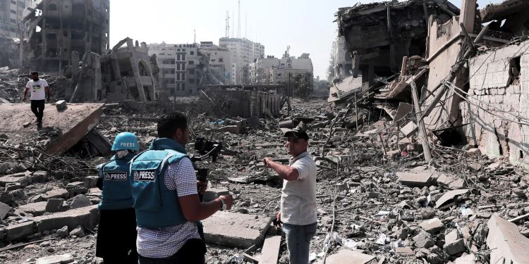 သတင်းစီးဆင်းရေး အသက်အန္တရာယ်ကြားက ဂါဇာသတင်းထောက်များ