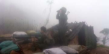 လောက်ကိုင်ရှေ့တန်းတွင် ထိုင်းနိုင်ငံသား ၂၀၀ နီးပါး စစ်တပ်က လူသားဒိုင်းလုပ်ထား