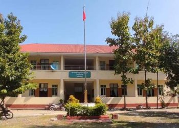 ကောလင်းမြို့ကိုသိမ်း၍ တော်လှန်ရေးတပ်ဖွဲ့အလံ ထွေအုပ်ရုံး၌ လွှင့်ထူ