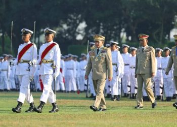 တိုက်ပွဲပြင်းထန်နေချိန် စစ်ခေါင်းဆောင်ပိုင်းနှင့်နီးစပ်သည့် စစ်ဆရာဝန်များကို အရပ်ဘက် ရွှေ့