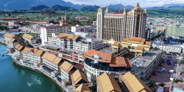 သစ္စာဖောက်ခံရပြီး ၁၄ နှစ်အကြာတွင် ဖုန် ဆွေမျိုးစု လက်စားချေခြင်း