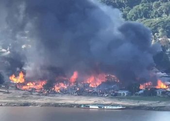 အာရှလမ်းပေါ် တိုက်ပွဲပြင်းနေ၍ ထိုင်း-မြန်မာနယ်စပ်ကုန်သွယ်ရေး ရပ်တန့်