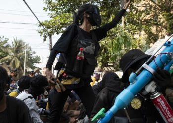 ပြည်သူ့အားနဲ့သာ အောင်မြင်နိုင်မယ့် မြန်မာ့အော်ဂဲနစ် တော်လှန်ရေး