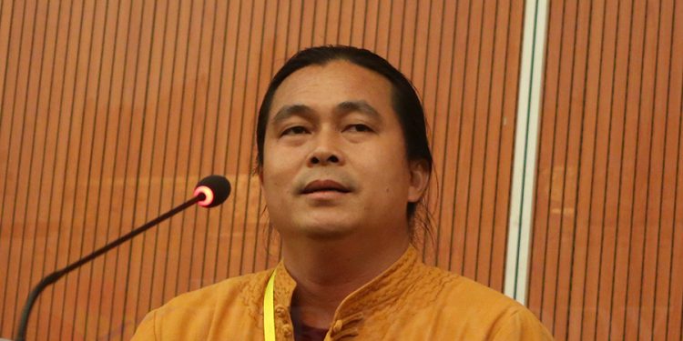 ဖက်ဒရယ်ချည်း သွားလို့မရ ဒီမိုကရေစီနည်းနဲ့လည်း သွားရမယ်