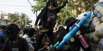 လူငယ်ပေမယ့် အာဏာရှင်တော်လှန်ရေး နွှဲဖို့ အားရှိတယ်