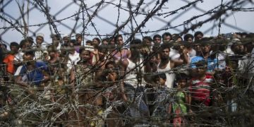 ရိုဟင်ဂျာများကို စစ်ကောင်စီ စစ်သားစုဆောင်းနေ