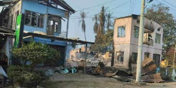 လေကြောင်းတိုက်ခိုက်မှုကြောင့်  ဇရပ်ကြီးမြို့ခံ ၁၅ ဦးထက်မနည်း သေဆုံး