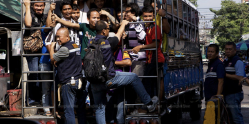 ထိုင်း၌ ကန့်သတ်လုပ်ငန်း လုပ်ကိုင်၍ မြန်မာ ၃၀၀ ကျော် ဖမ်းဆီးခံရ