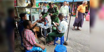 စစ်မှုထမ်း စာရင်းကောက်သည့် အုပ်ချုပ်ရေးမှူးများ အသတ်ခံရ