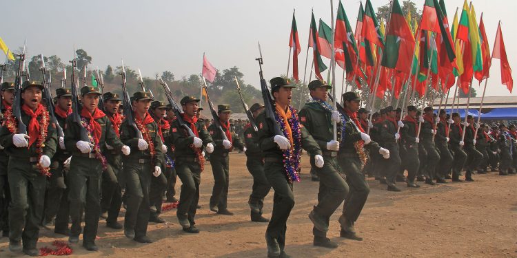 ရှမ်းပြည်ရဲ့ ရွံကြောက် လက်နက်ကိုင်တပ်တွေ ဘာကြောင့် စစ်ကောင်စီကို မတိုက်သလဲ