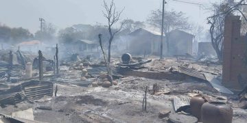 မြင်းခြံ၌ အရပ်သား ၄ ဦး အသတ်ခံရ၊ အိမ် ၃၅၀ ကျော် မီးလောင်