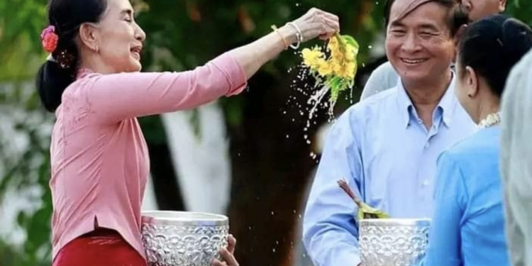 လူထုသင်္ကြန် ပြန်လာမယ်