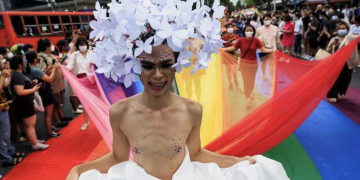 မြန်မာ LGBTQ များ အကူအညီတောင်းဆို