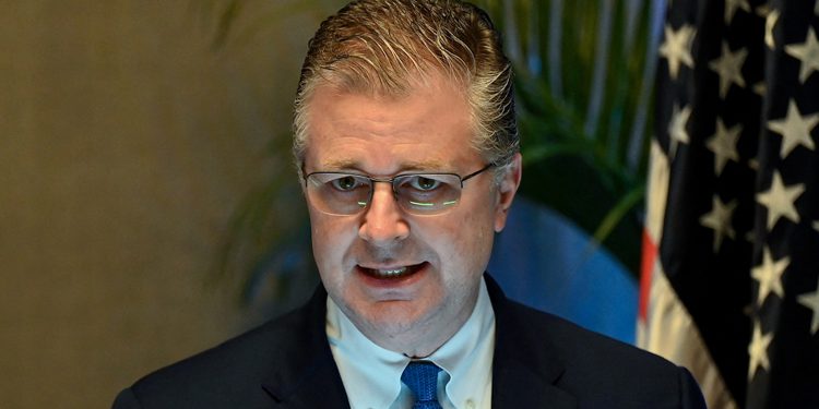 ဝါရင့်အမေရိကန် သံတမန်နှင့် စစ်ကောင်စီ ရေတပ်အရာရှိ ဗီယက်နမ်တွင် တွေ့ဆုံ