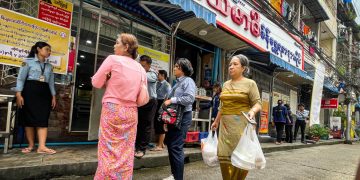 ရန်ကုန်မှာ ရွှေကို တန်းစီ တိုးဝယ်