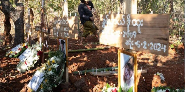 စစ်ဒဏ်ရာဒဏ်ချက်ကြောင့် မြန်မာကလေးငယ်များ ယခင်လို ဘဝမျိုး ပြန်မရနိုင်တော့