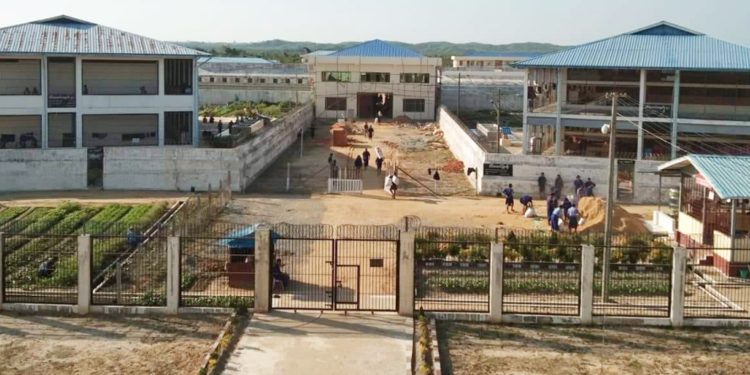 ဒိုက်ဦးထောင်၌ နိုင်ငံရေးအကျဉ်းသူ ၈၀ ကျော် ရိုက်နှက် တိုက်ပိတ်ခံထားရ