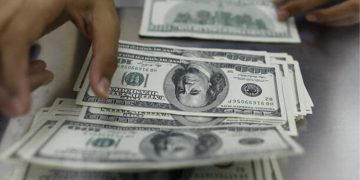 အမေရိကန်ဒေါ်လာနှင့် ရွှေဈေး ပိုမြင့်လာ