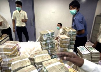 လစာတိုးပေးသော အလုပ်ရှင်များအား မြန်မာပြည်တွင် ဖမ်းနေသည်