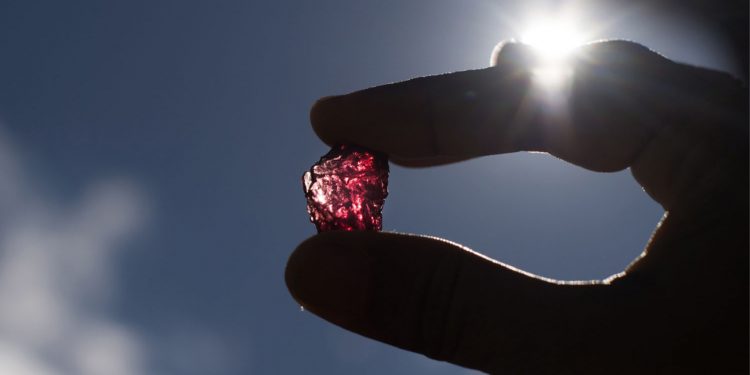 မိုးကုတ် ရတနာမြေကို ခရိုနီတွေ လက်ဝါးကြီးအုပ် မရတော့ပြီ