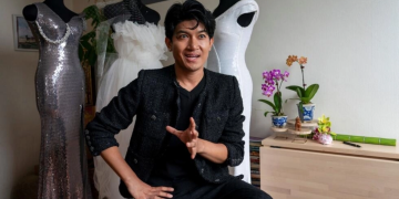 ဒုက္ခသည်မှ ဖက်ရှင်ဒီဇိုင်နာ ဖြစ်လာသော ကိုဇာနည်