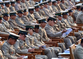 ဗိုလ်မှူးကြီးများ ရာထူးမတိုးရေး ဆုတောင်းနေရပြီ