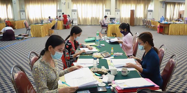 ကိုဗစ်ချေးငွေအကျေပြန်မဆပ်ပါက အရေးယူမည်ဟု စစ်ကောင်စီ ပြော