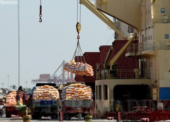 ပို့ကုန်ရငွေကြွေးကျန်များ မပေးက လိုင်စင်သိမ်းမည်ဟု စစ်ကောင်စီ ထပ် ခြိမ်းခြောက်