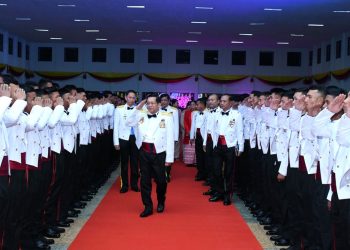 စစ်မြေပြင်က တိုင်းမှူး တပ်မမှူးများ ဘယ်ဘက်က ရပ်မလဲ