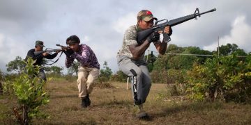 တော်လှန်ရေးအင်အားစုများက စစ်ကောင်စီ ပြိုလဲရေး ဖိအားပေးနေပြီ