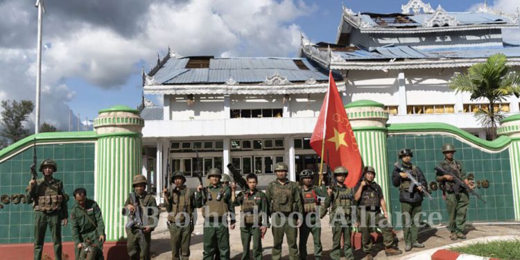 တော်လှန်ရေးလမ်းဆုံ သို့မဟုတ် နိုင်ငံတော်သစ် ထူထောင်မလား ပြိုကွဲမလား