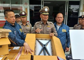 မြန်မာနိုင်ငံသို့ ပို့မည့် Starlink များနှင့်အတူ ဆက်စပ်သူ ၁၀ ဦး အဖမ်းခံရ