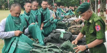 ပြန်လှန်ထိုးစစ်လား၊ ဆိုက်ဝါးလား၊ မစားရတဲ့အမဲ သဲနှင့်ပက်တာလား အပိုင်း ၁