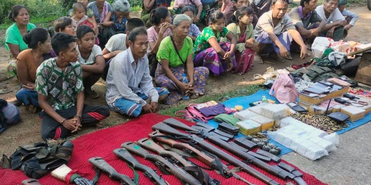 ချောင်းဦး ကံဇီးပျူရွာ အတိုက်ခံရမှု လက်နက်နှင့် လူ ၃၀ကျော် ဖမ်းမိဟု ဆို