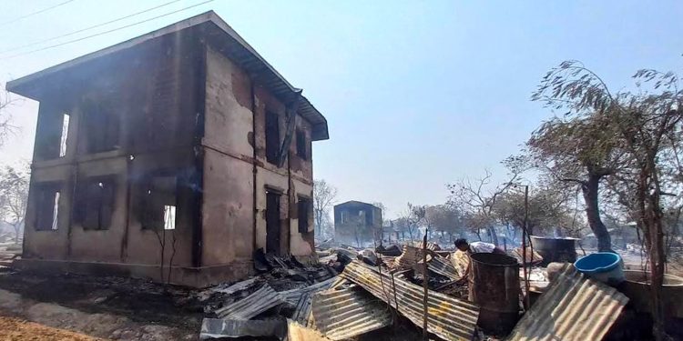 စစ်ကြောင်းထိုးမှုကြောင့် ဘုတလင်ဒေသခံ ၃ သောင်းကျော် ထွက်ပြေးနေရ