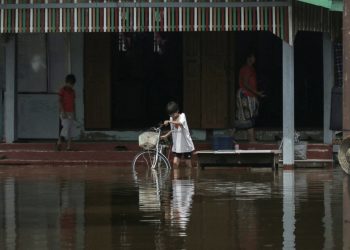 မြန်မာရေဘေးသင့်သူများကို ကူညီရန် အမေရိကန် ခေါင်းဆောင်ရမည်