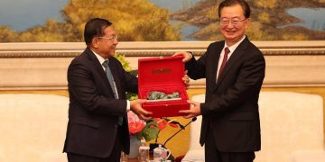 တရုတ်စွက်ဖက်လည်း မြန်မာစစ်တပ် စစ်နိုင်အောင် မတိုက်နိုင်