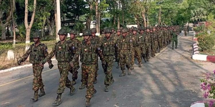 မတ္တရာကို ဝင်သည့်စစ်ကြောင်း ဒေသခံအိမ်များ ဖောက်ထွင်းယူငင်