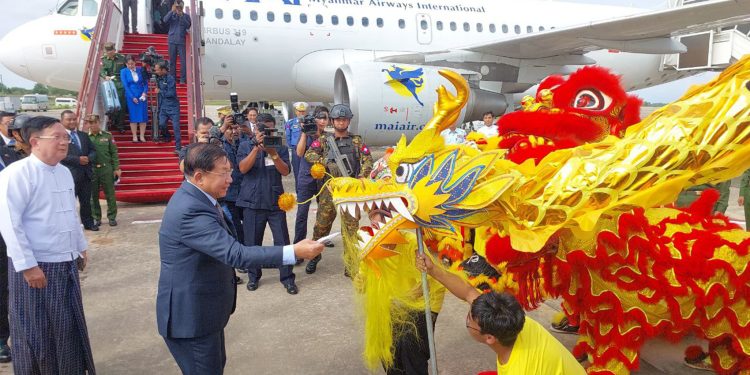 မင်းအောင်လှိုင်ကို လူရာသွင်းလိုက်တဲ့ တရုတ် ဆေးမြီးတို စွမ်းမလား