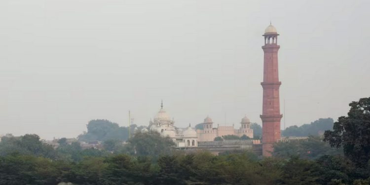 ပါကစ္စတန် မြို့တော် လာဟိုး ကမ္ဘာ့ လေထု အညစ်ညမ်းဆုံးမြို့ ဖြစ်လာ၊ စာသင်ကျောင်း တချို့ ပိတ်ထားရ