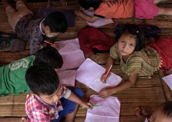 ပန်းကလေးများ ဘယ်လိုပွင့်ကြမလဲ