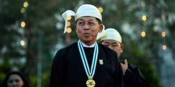 ပွဲကြိုက်မောင်နှင့် သူ၏ လော်ဘီများ