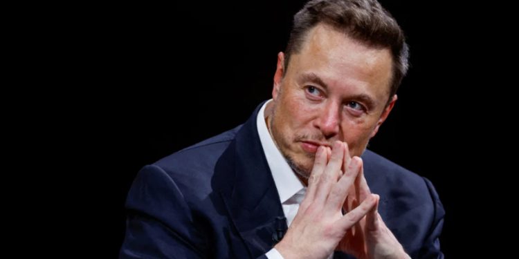 အီလွန်မတ်စ် ဝန်ထမ်းထုတ်ပယ်မှု တရားစွဲသင့်ဟု ဆို