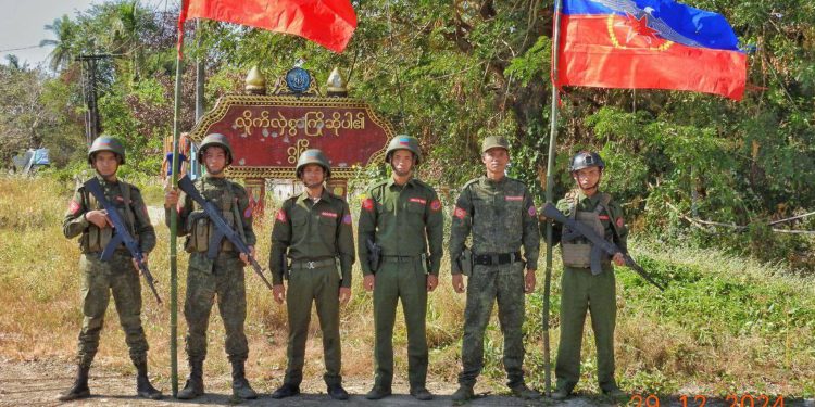 အမ်းလည်း ပေးရ၊ ဂွလည်း ကျရတဲ့ စစ်ကောင်စီ