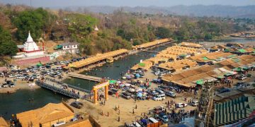 ရွှေစက်တော်ဘုရားပွဲဖွင့်နိုင်ရေး အနီးနားကျေးရွာများ စစ်တပ် စစ်ကြောင်းထိုး